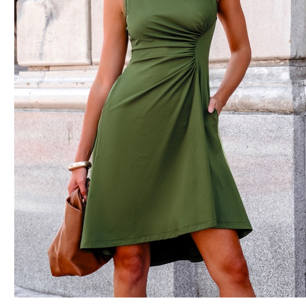 Elegant Green Sleeveless Dress